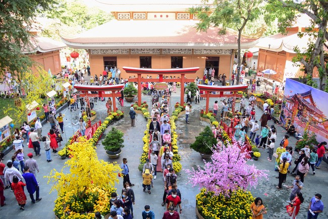 Chùm ảnh mồng một Tết Nhâm Dần